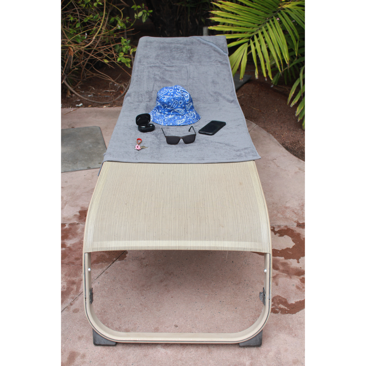 Travel Beech Towel With Hidden Pocket