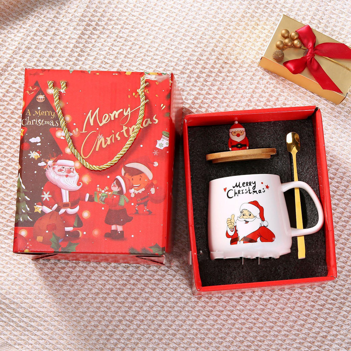 Merry Christmas Mug in Gift Box santa