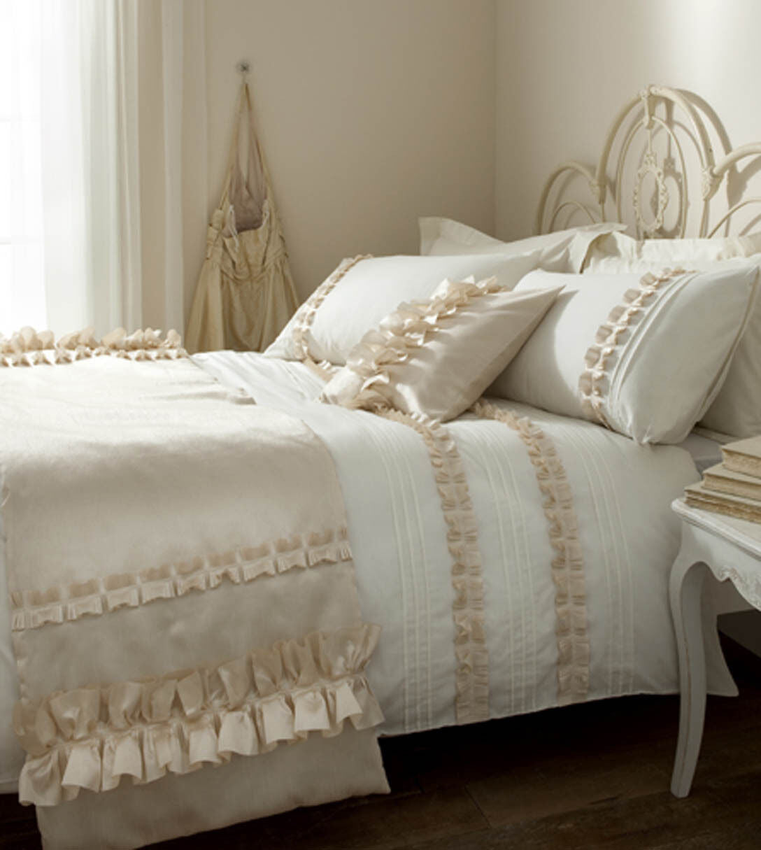 Catherine Lansfield Ruffles Duvet Quilt Cover Set - Single Bed