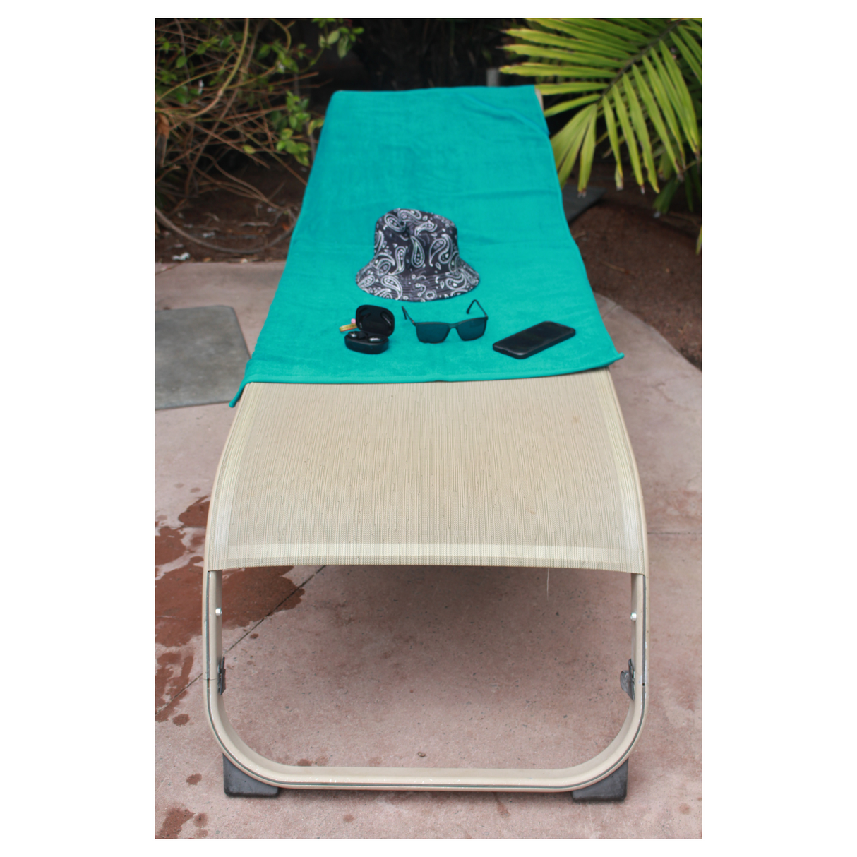 Travel Beech Towel With Hidden Pocket