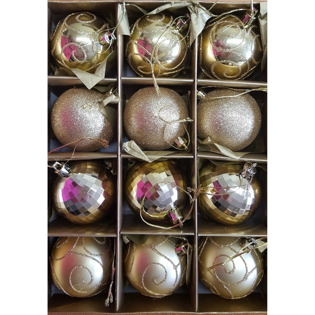 Christmas Tree Shatterproof Baubles in Gold (medium)