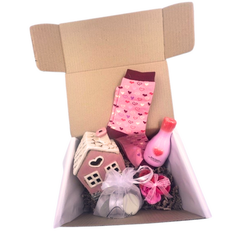 Hearts & Roses Treat Box Gift Hamper 