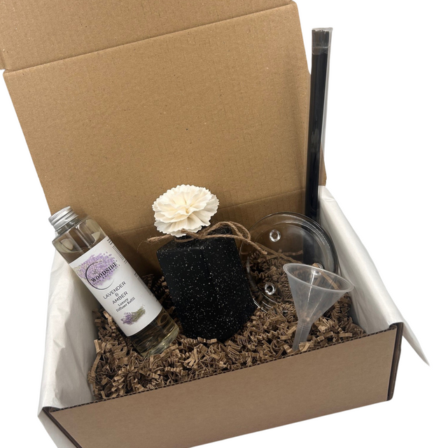 Black Vase Diffuser Gift Set - Lavender & Amber Fragrance