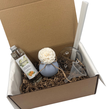 Blue Pastel Reed Diffuser Gift Set With Reeds & Plate - Lime Basil & Mandarin  Fragrance