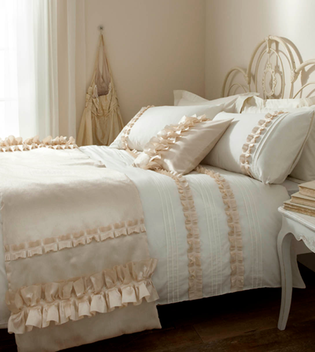 Catherine Lansfield Ruffles Duvet Quilt Cover Set - Single Bed